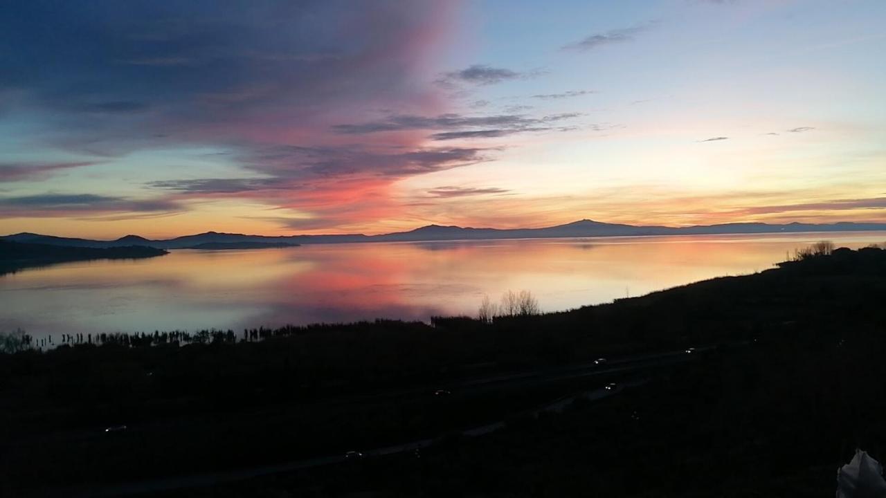 B&B Torre Del Lago Trasimeno Пасиняно сул Тразимено Екстериор снимка