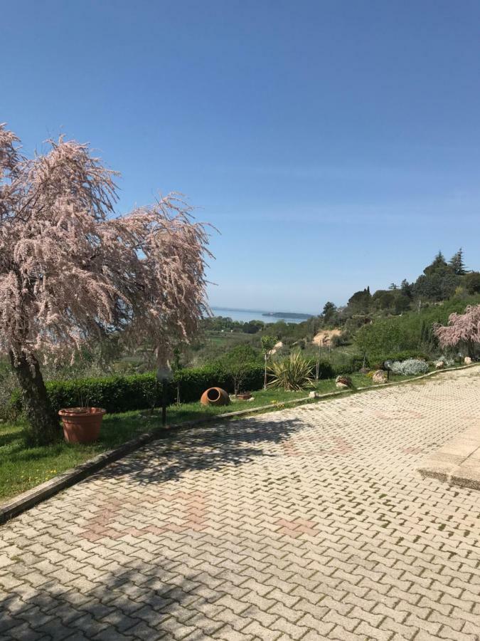 B&B Torre Del Lago Trasimeno Пасиняно сул Тразимено Екстериор снимка