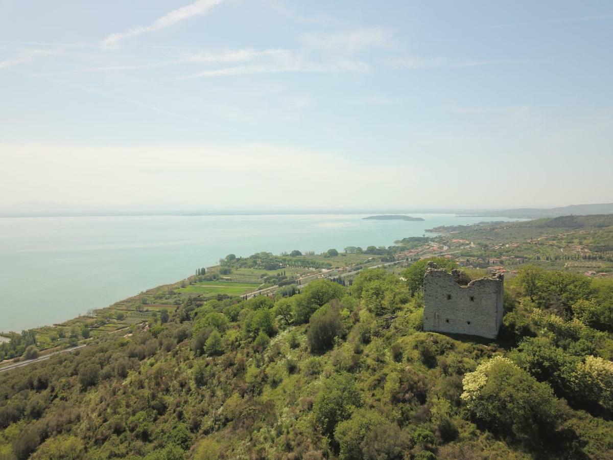 B&B Torre Del Lago Trasimeno Пасиняно сул Тразимено Екстериор снимка