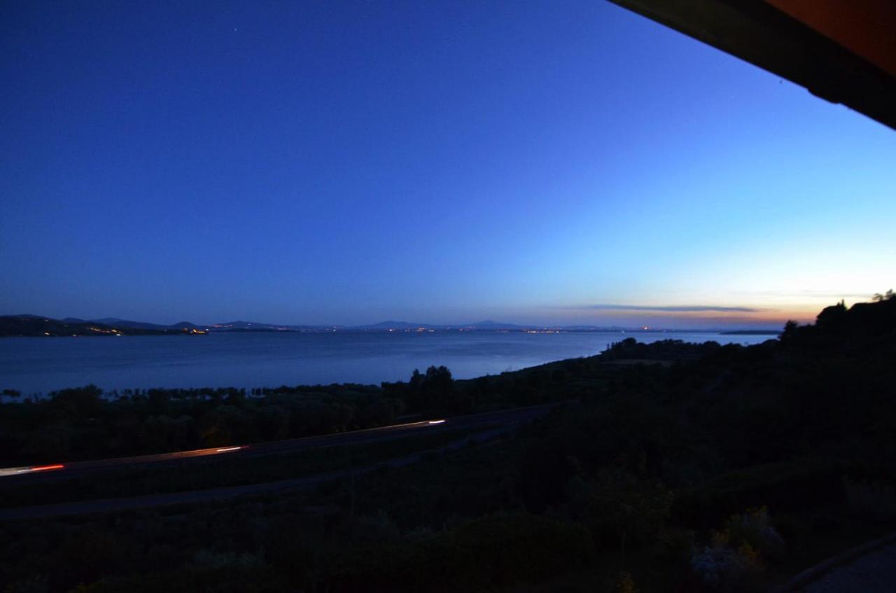 B&B Torre Del Lago Trasimeno Пасиняно сул Тразимено Екстериор снимка